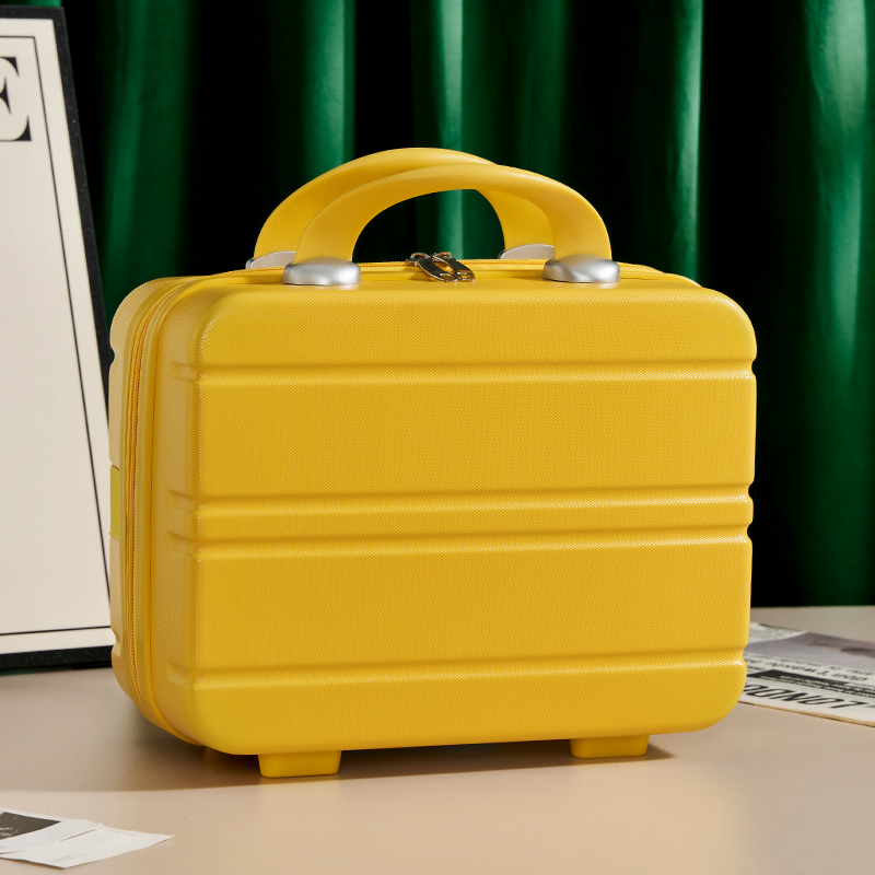 Les styles à coque rigide et verrouillable gagnent en intérêt dans les produits Cosmetic Case